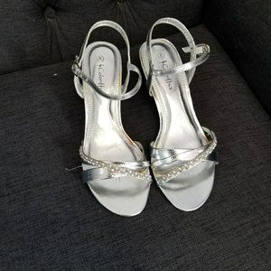 Silver heels size 6, 1.5 inch heel